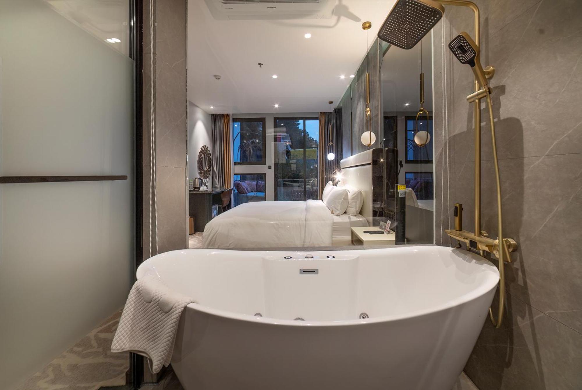 New Century - Hotel 3*