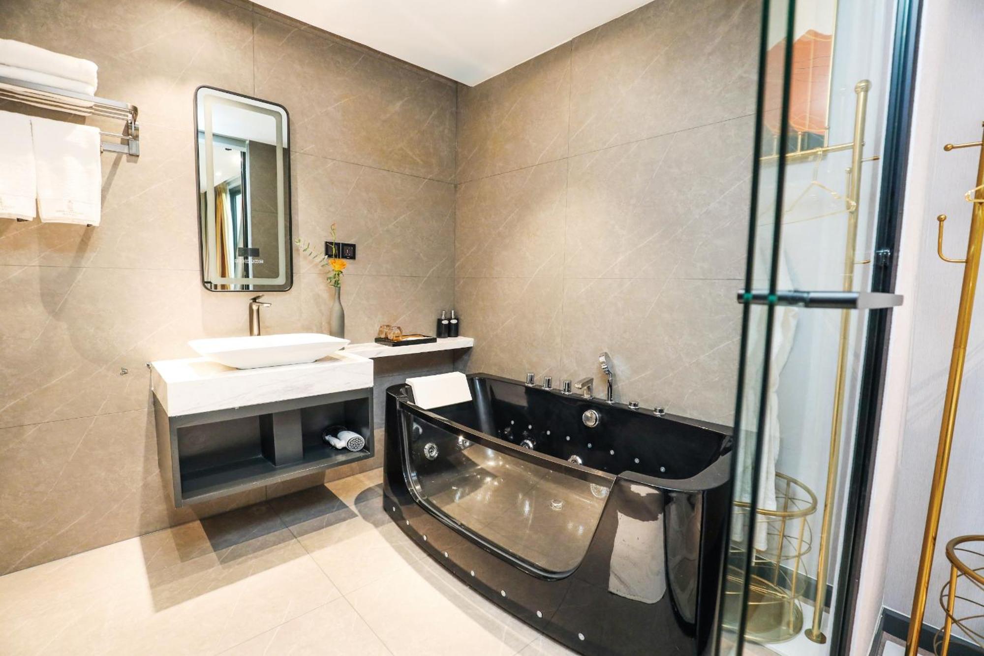 New Century - Hotel 3*
