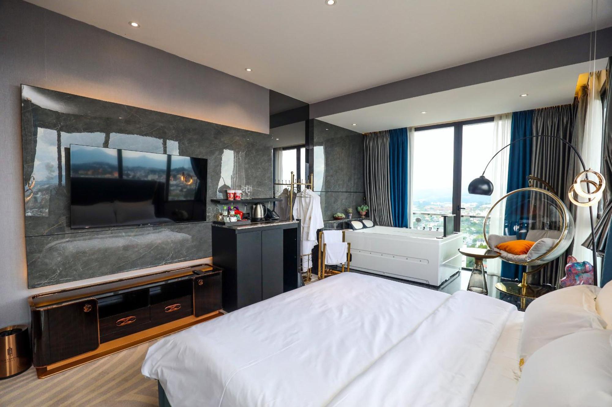 New Century - Hotel