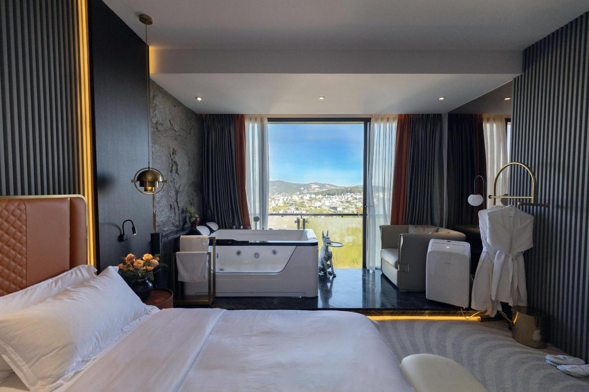 Hotel New Century -