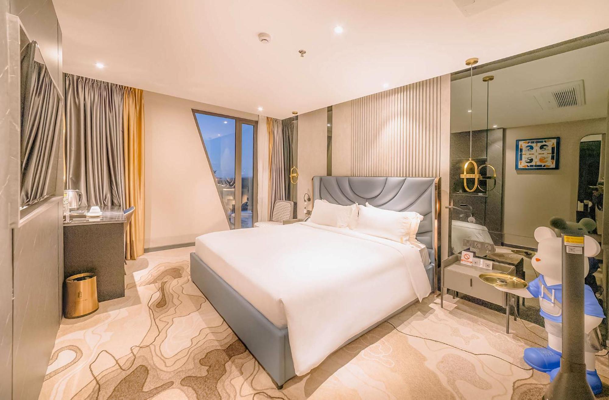 Hotel New Century